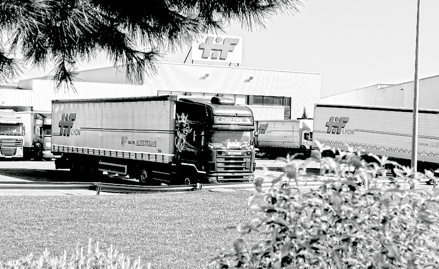 Camion France départ transport routier de marchandise